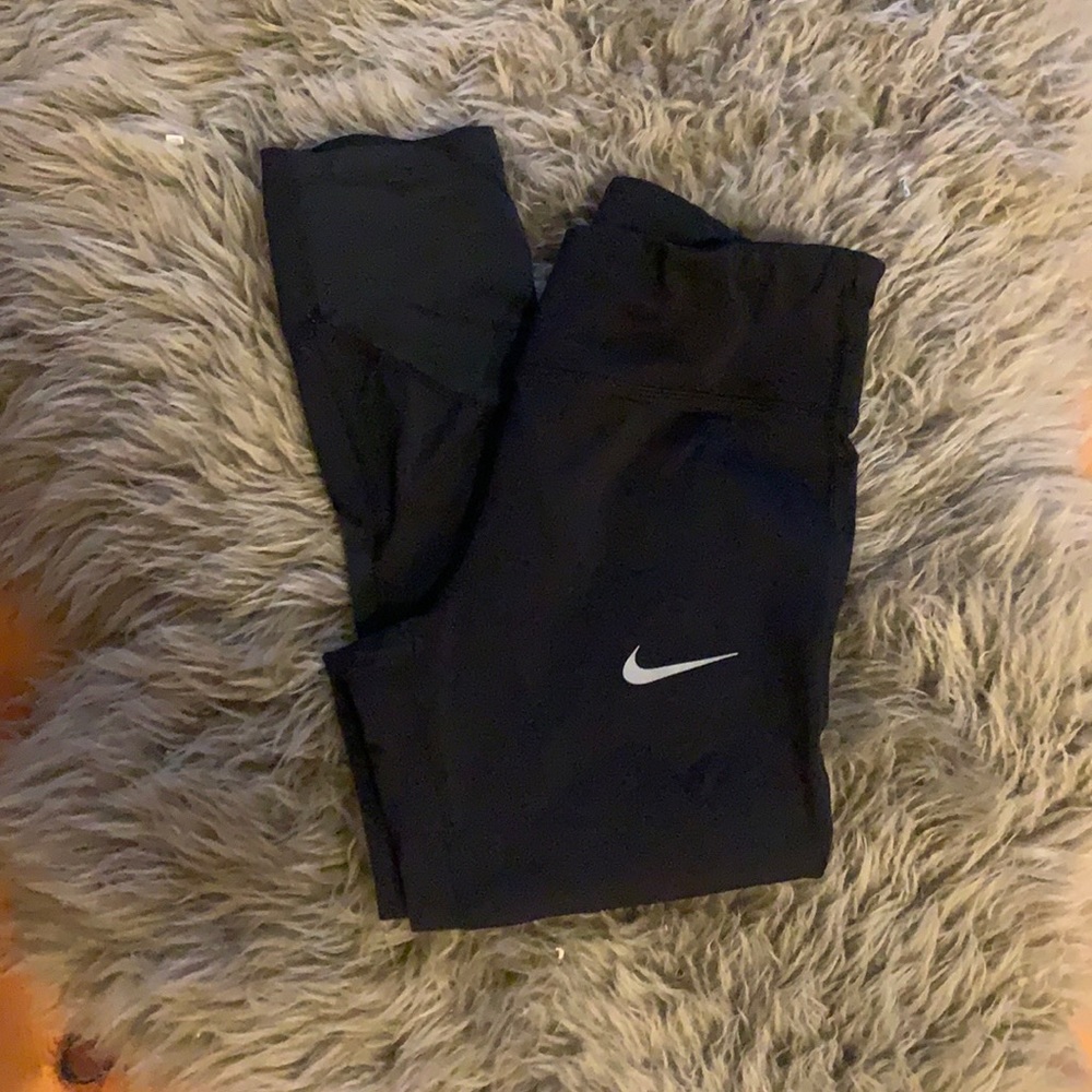Nike Dry Fit crop leggings - with mesh on back